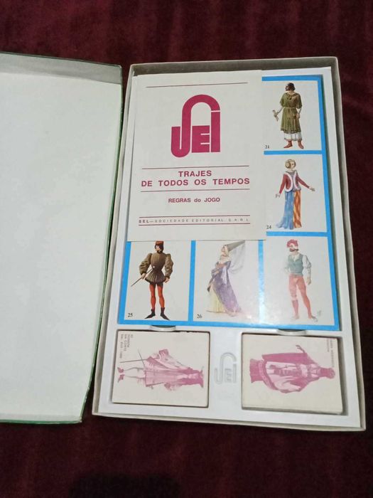 Jogo Tabuleiro Trajes de Todos os Tempos da SEL