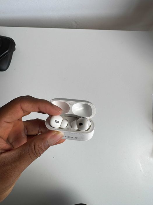 AirPods Pro 2 com gravação da Apple