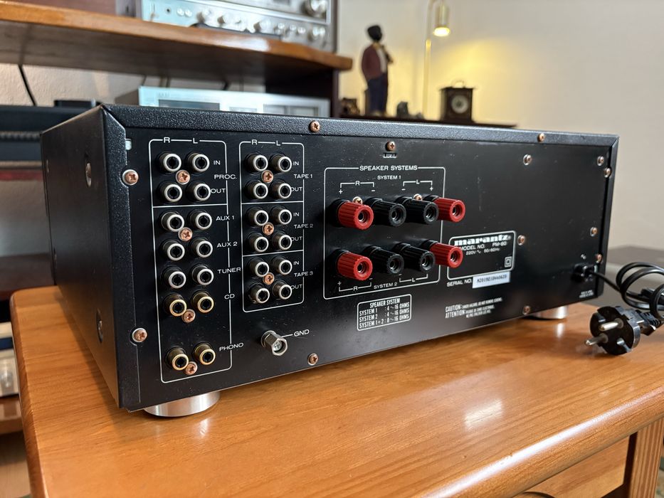 Amplificador Marantz PM 80