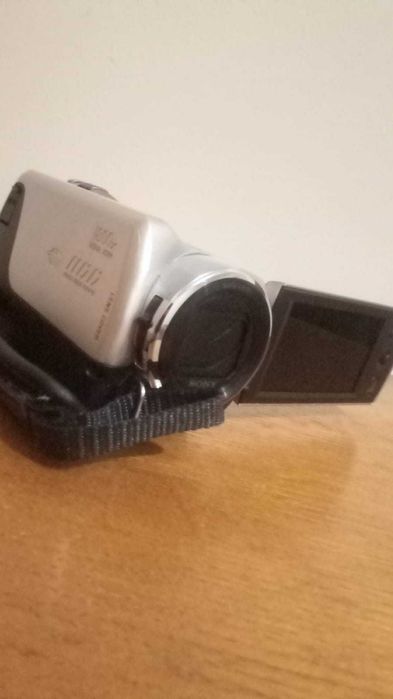 Vendo/Troco camara de vídeo Nova