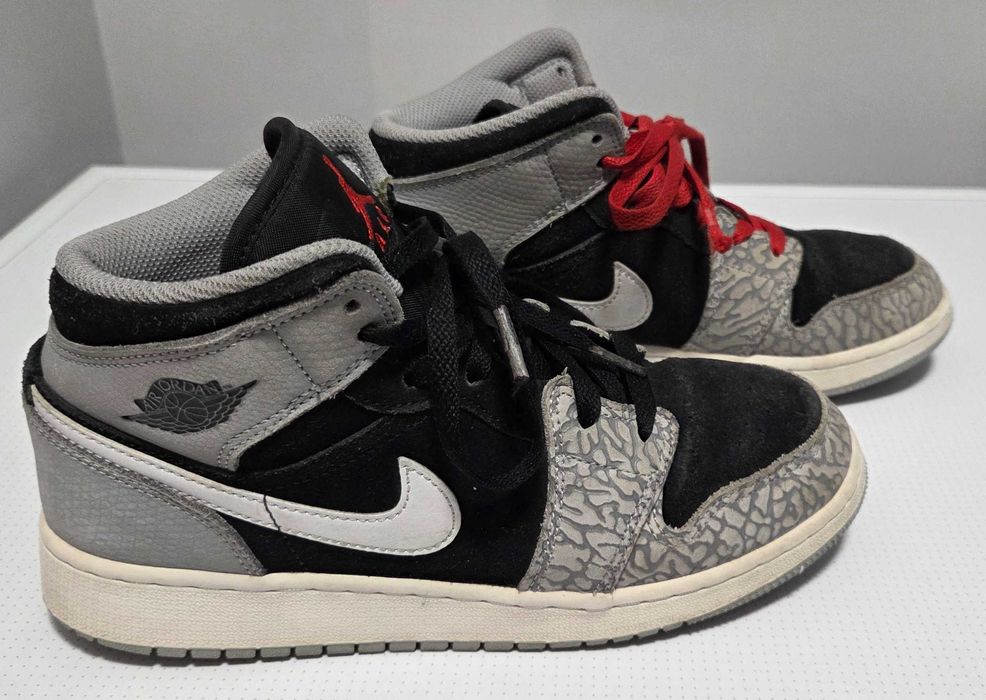 Buty młodzieżowe Nike Jordan 1 Mid Elephant Print czarno-szare rozmiar 37,5