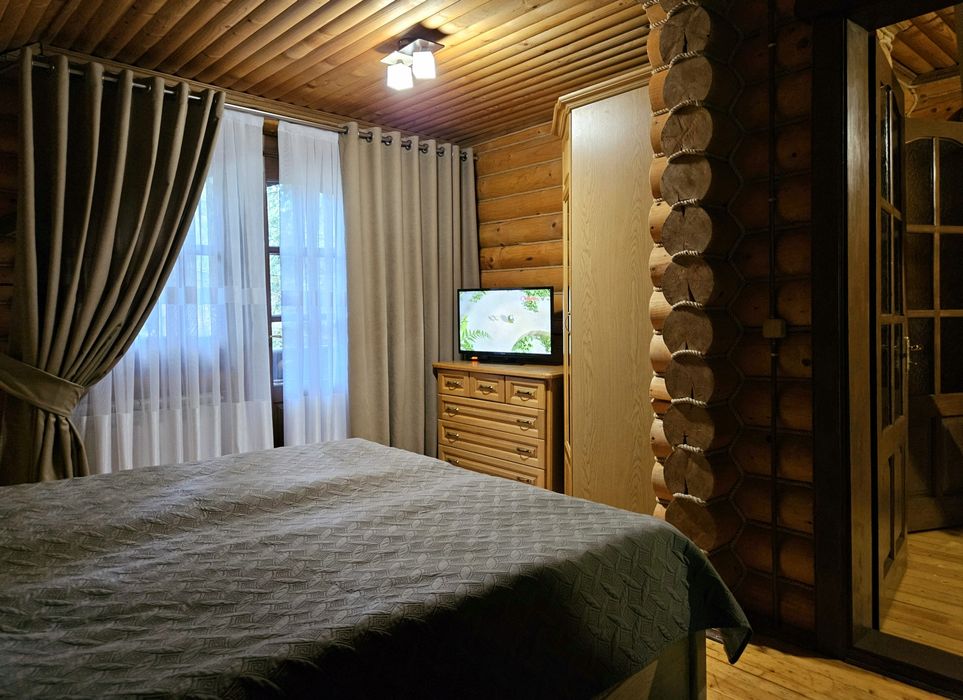 Будинки в Карпатах.  Котедж в Мигово