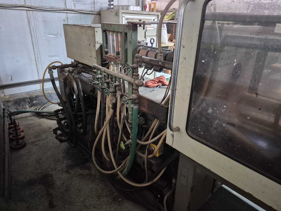 Maquina de injeção plastico KM 80-210