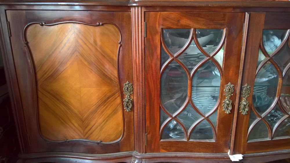 Mobília Queen Anne completa em bom estado!