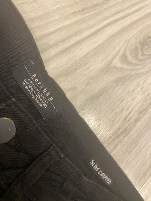 spodnie jeansowe czarne jeansy skin cropped bershka  38