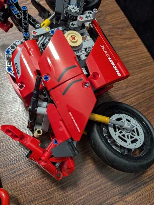 LEGO technic Ducati 42107