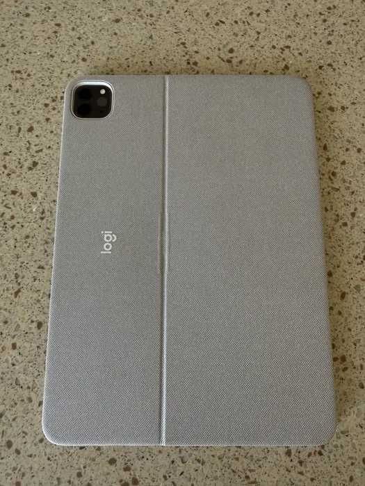 Чохол-клавіатура Logitech Combo Touch Keyboard Case  для iPad Pro 11"