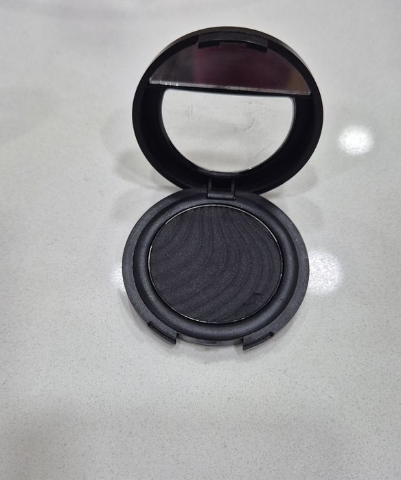 Conjunto de sobras de olhos praticamente novaa