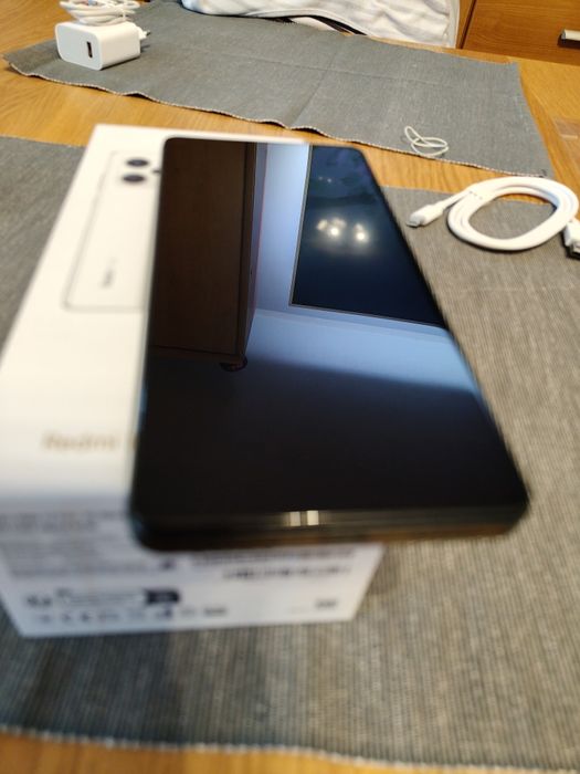 Sprzedam 2 telefony redmi