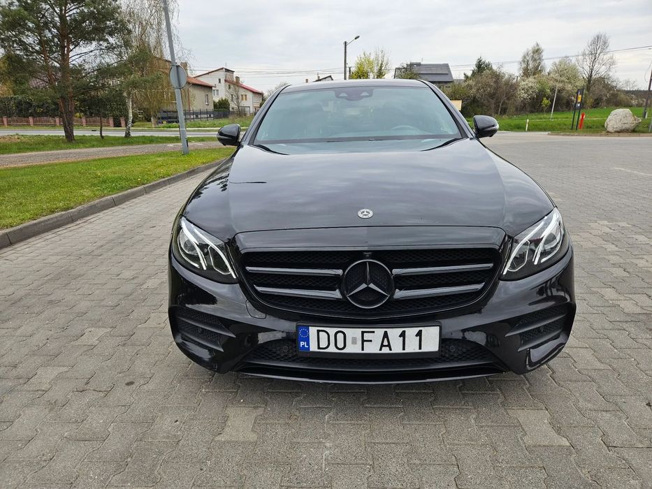 Mercedes-Benz Klasa E AVANTGARDE pakiet AMG 220 Skrzynia 9G-TRONIC, zadbany
