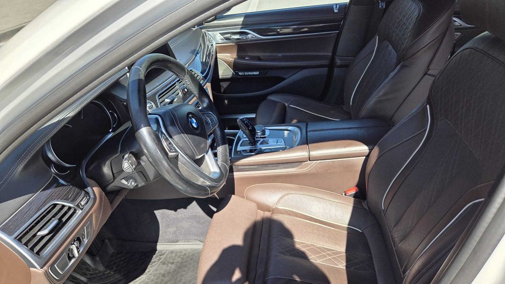 BMW seria 7 G11 rok 2016