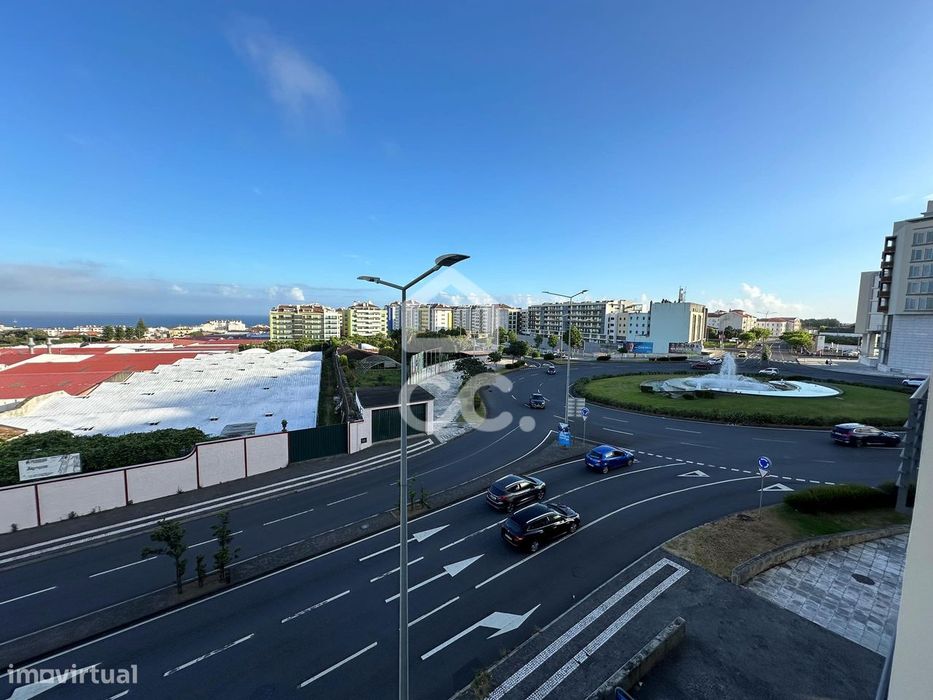 Apartamento com 3 Quartos - São Pedro - Ponta Delgada