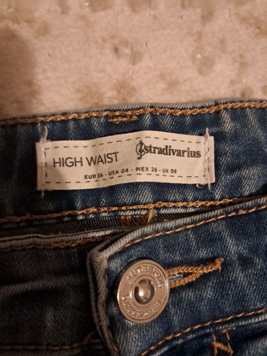 Stradivarius. Jeansy damskie.