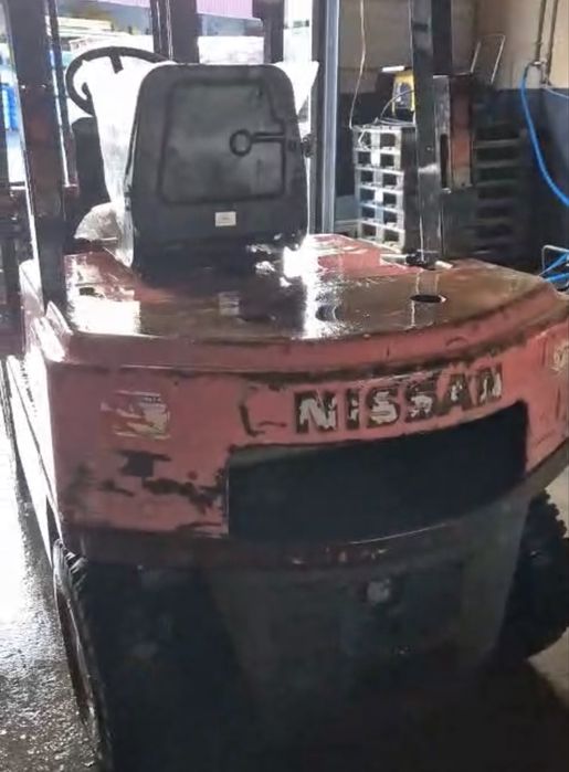 Empilhador nissan 2.0T