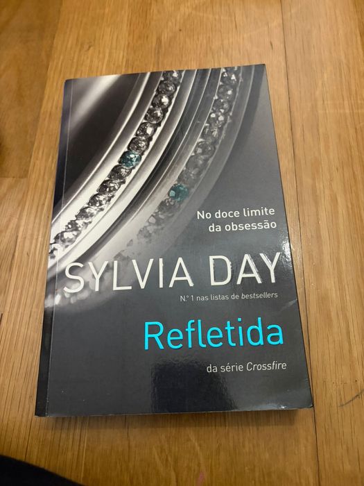 Refletida - Silvia Day (Como Novo)