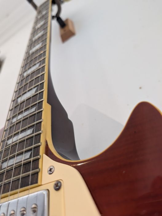 Tokai Love Rock guitarra elétrica