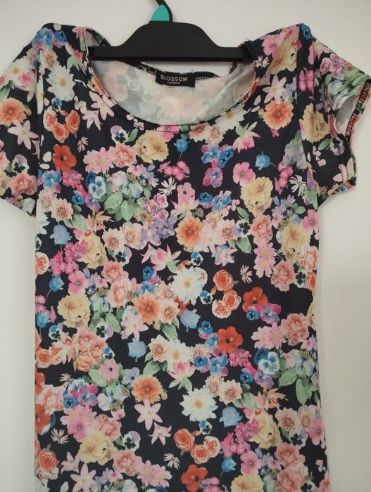 Sukienka w kwiaty długość maxi