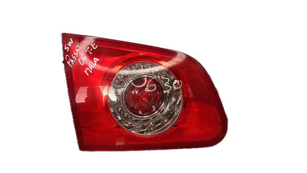 Farolim da mala esquerdo VOLKSWAGEN Passat Variant (3C5)