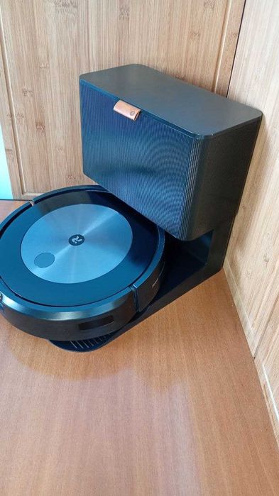 Irobot Roomba J7+ Robot odkurzacz