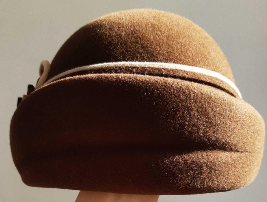 Шляпа женская фетровая зимняя.