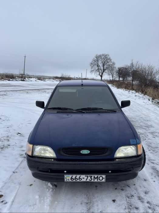 Ford Orion 1.6 бензин. Нова зима R15. Обслужена