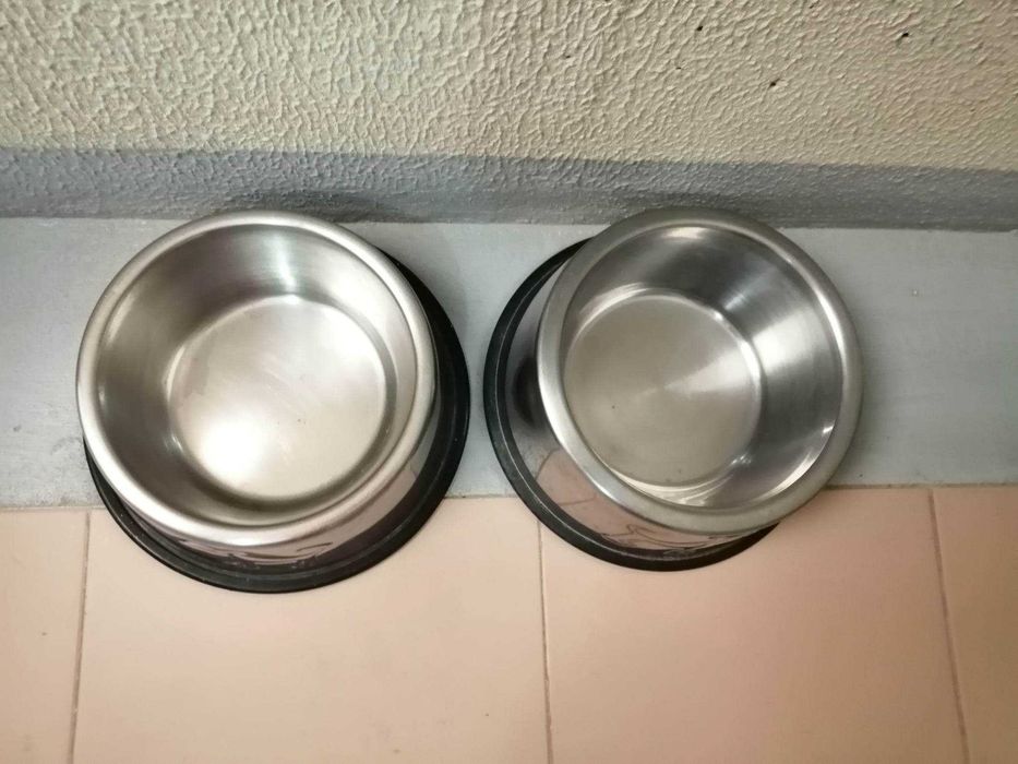 Comedouro e Bebedouro para Cão Grande / Feeder/waterer for large dogs