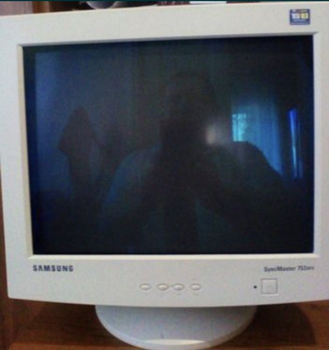 Два манитора Самсунг