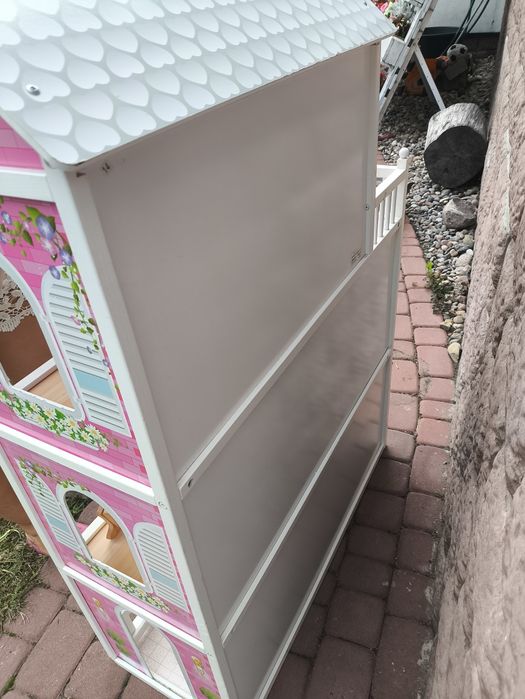 Duży domek dla lalek