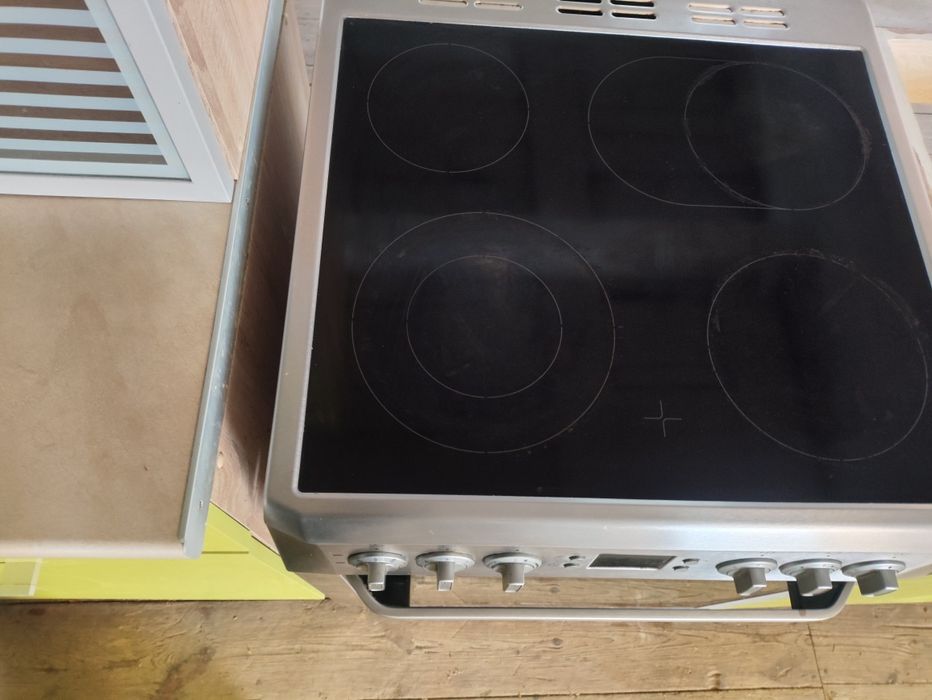 Meble kuchenne i kuchnia  ceramiczna