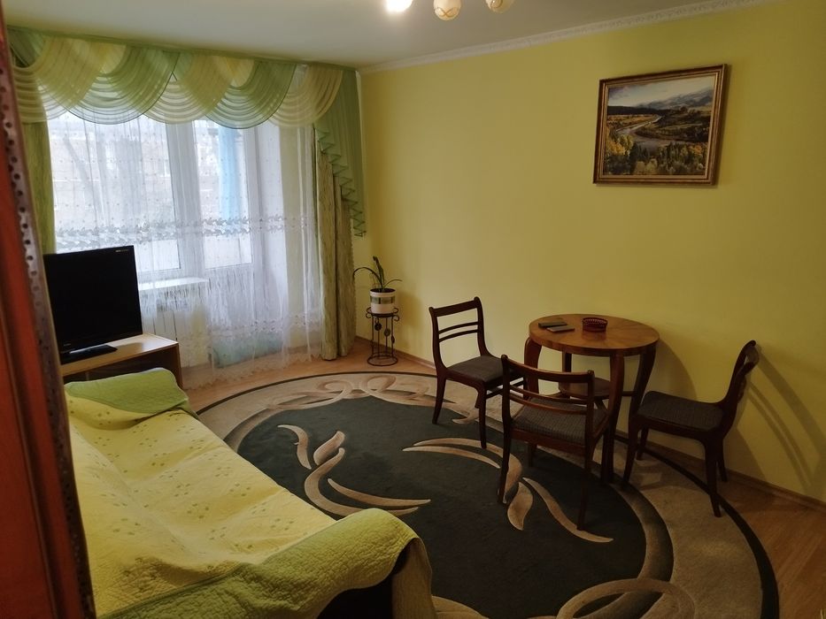 Здам 3 кімнатну квартиру поруч клініка Казявкіна.Моюна на довгий термі