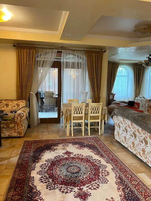 Якісний будинок 560м2 з шикарною ділянкою у м. Святопетрівське!