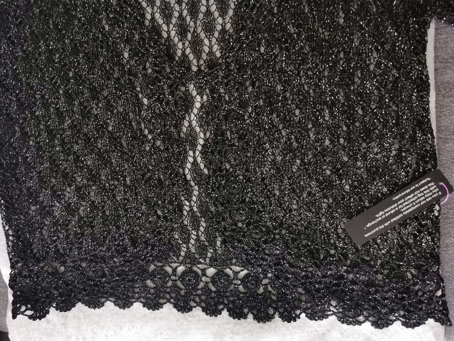 Nowa, ażurowa czarna kamizelka