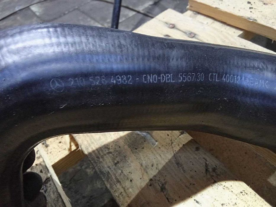 Патрубок інтеркулера Мерседес W210