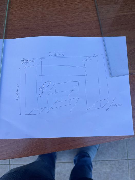 Móvel de sala em madeira com espaço para TV