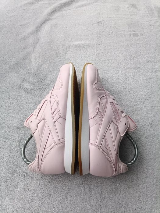 Жіночі кросівки шкіра Reebok р36