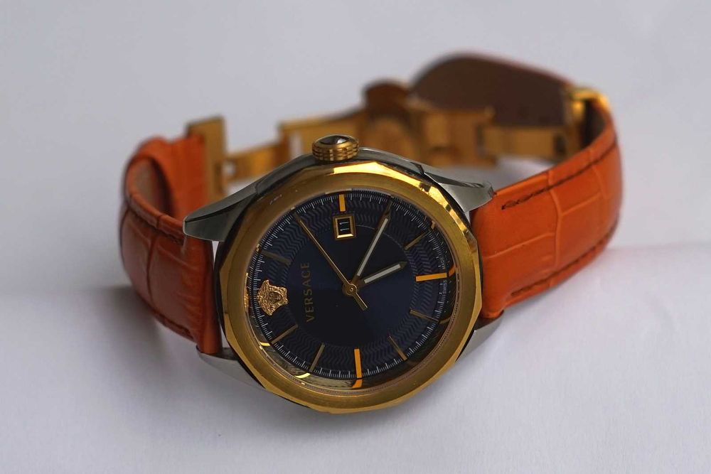 Versace, szwajcarski. To nie Versus