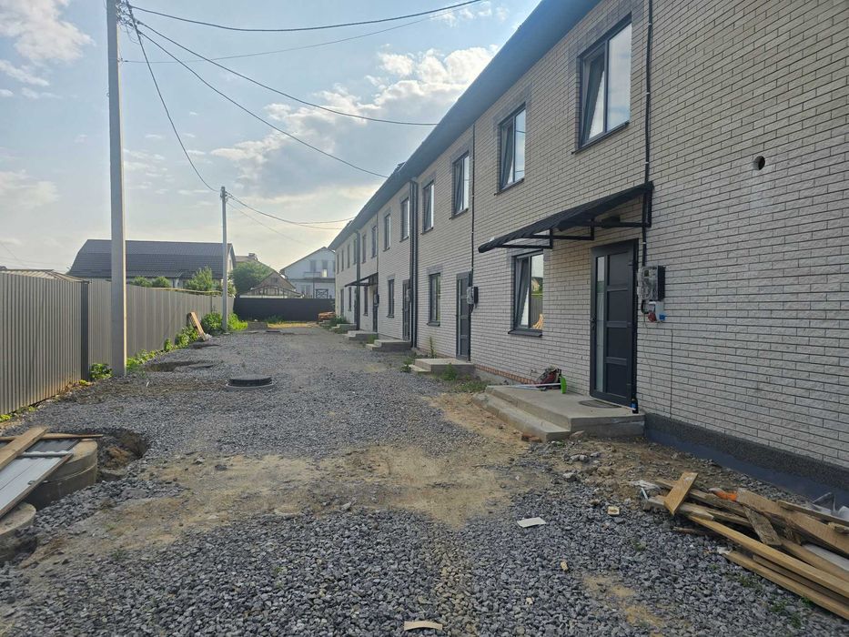 Здається 2-х кімн.таунхаус по вул.Гончара в р-ні Пирогово,читайте опис