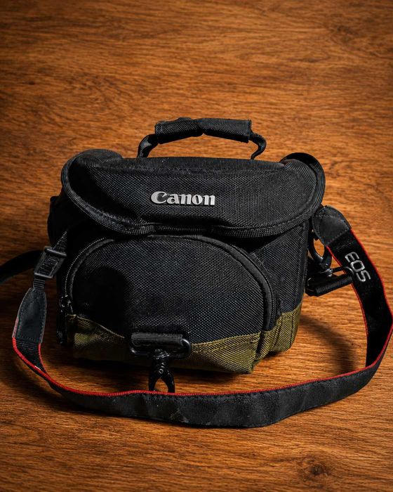 À Venda – Canon EOS 1300D + Acessórios (Excelente Estado) / Máquina fotográfica Canon EOS 1300D