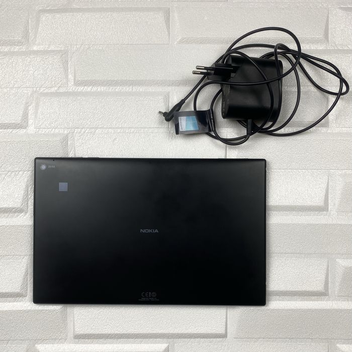 Nokia Lumia 2520 NFC Zeiss Windows RT планшет чорний Bluetooth Wi-Fi