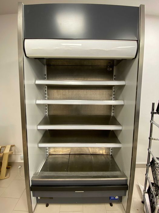 Regał chłodniczny z wewnętrzym agregatem "embraco"