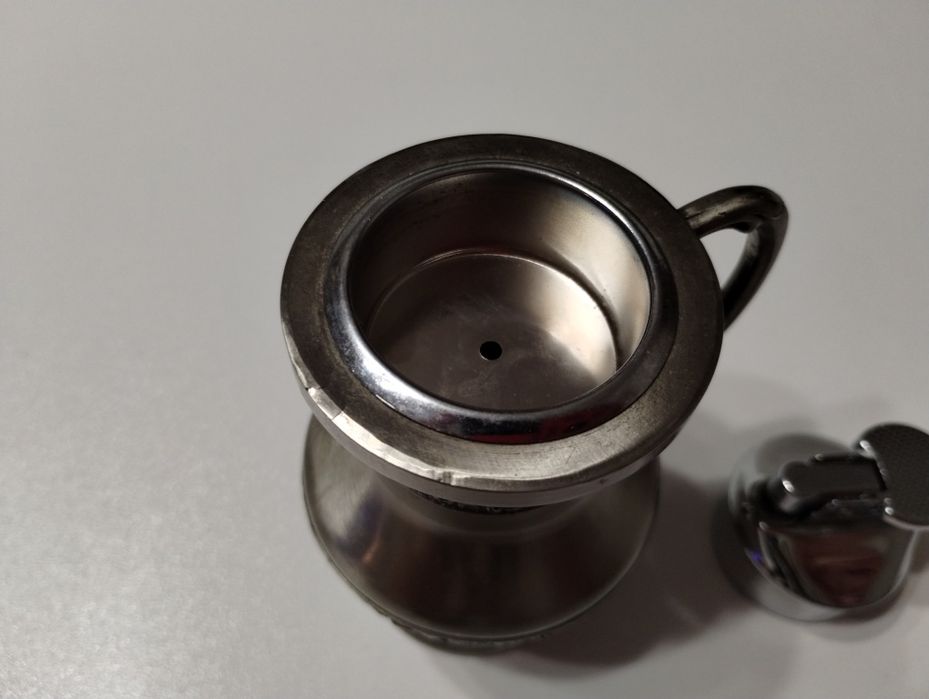 Zapalniczka gazowa w kształcie kufla