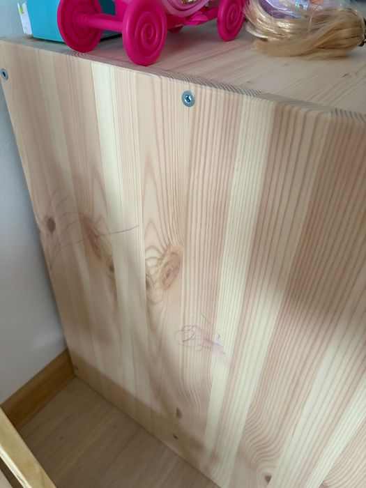 Trofast z pojemnikami