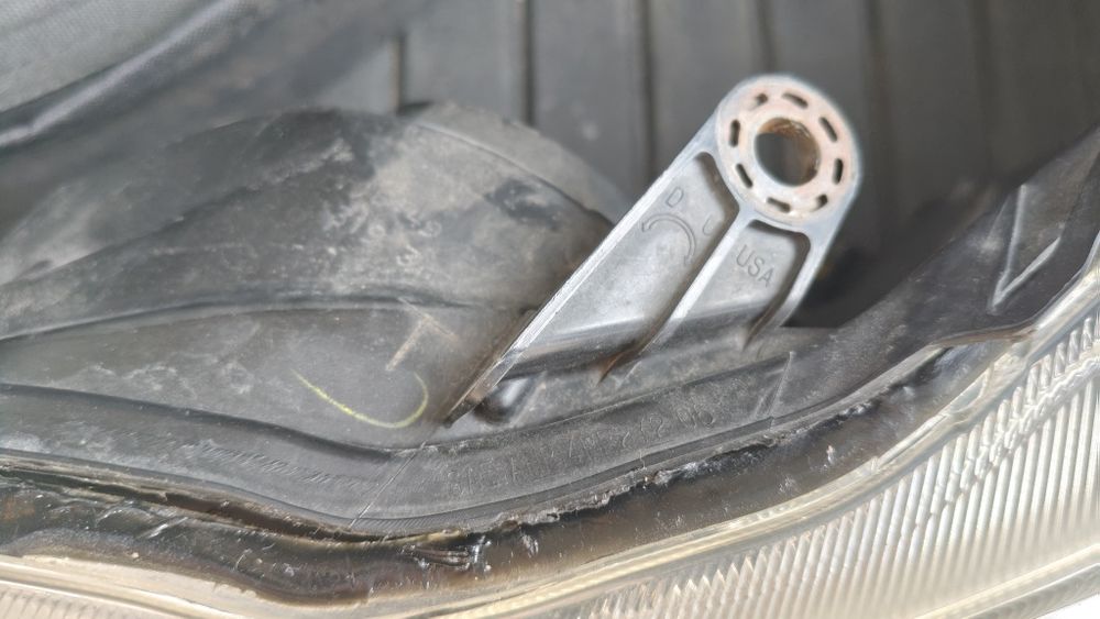 Фара субару аутбэк оригинал