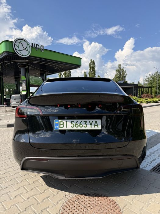Tesla model Y performance