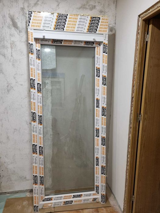 Móvel para casa de banho e porta de varanda