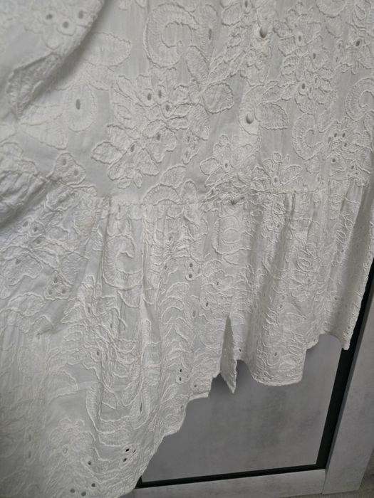 Продам красивые платья размера L ,48