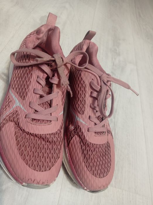 Buty sportowe sneakersy rozm. 37 sprandi