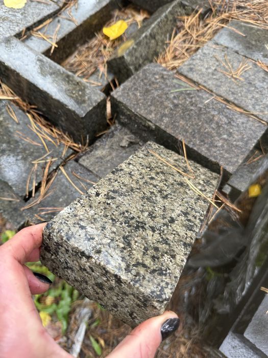 Бруківка гранітна