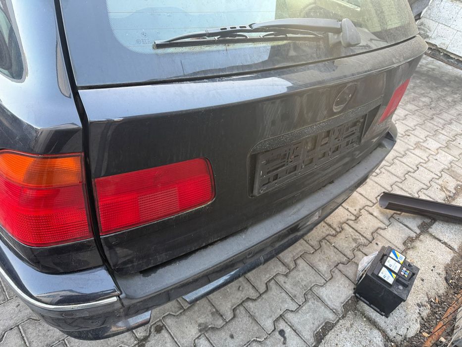 Klapa bagażnika e39 kombi bardzo Ładna ! 303 Cosmoschwarz