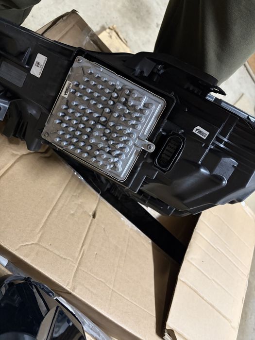 Polestar Led (pixel technology) 2021 -2025  передні фари